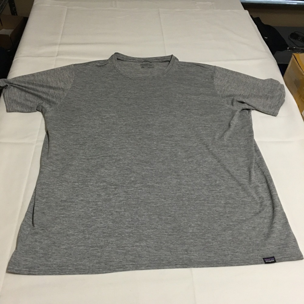 Patagonia T Shirt Mens XXL Gray Short Sleeve Capilene Cool Daily Graphic Tee